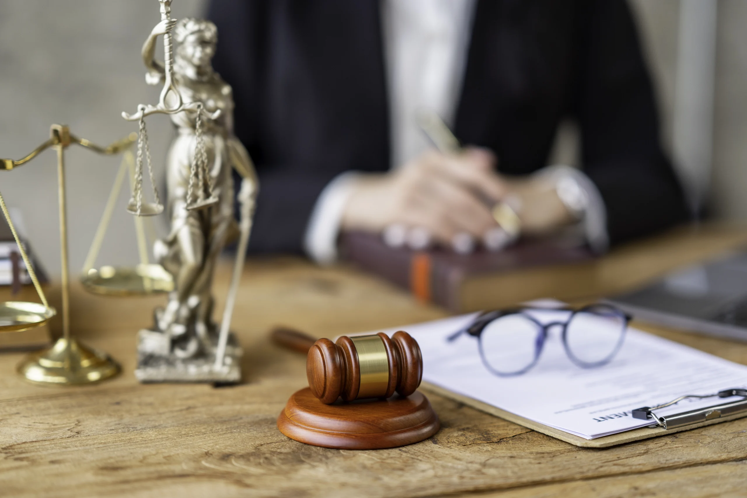 Helme nõuab Tarandilt ja Ilveselt mõlemalt 50 000 eurot valuraha